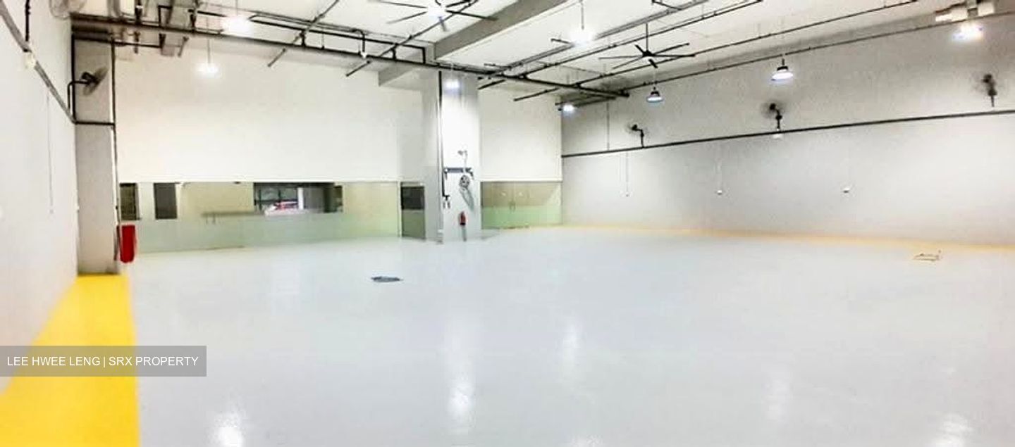 Carros Centre (D25), Factory #625896111